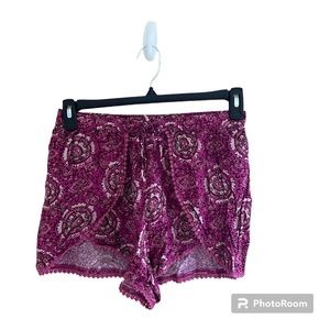◻️HOLLISTER: Women’s size S, pink patterned flowy shorts w/tie, preowned◻️